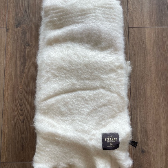 Mantas Ezcaray mohair throw blanket in cream - Picture 1 of 2